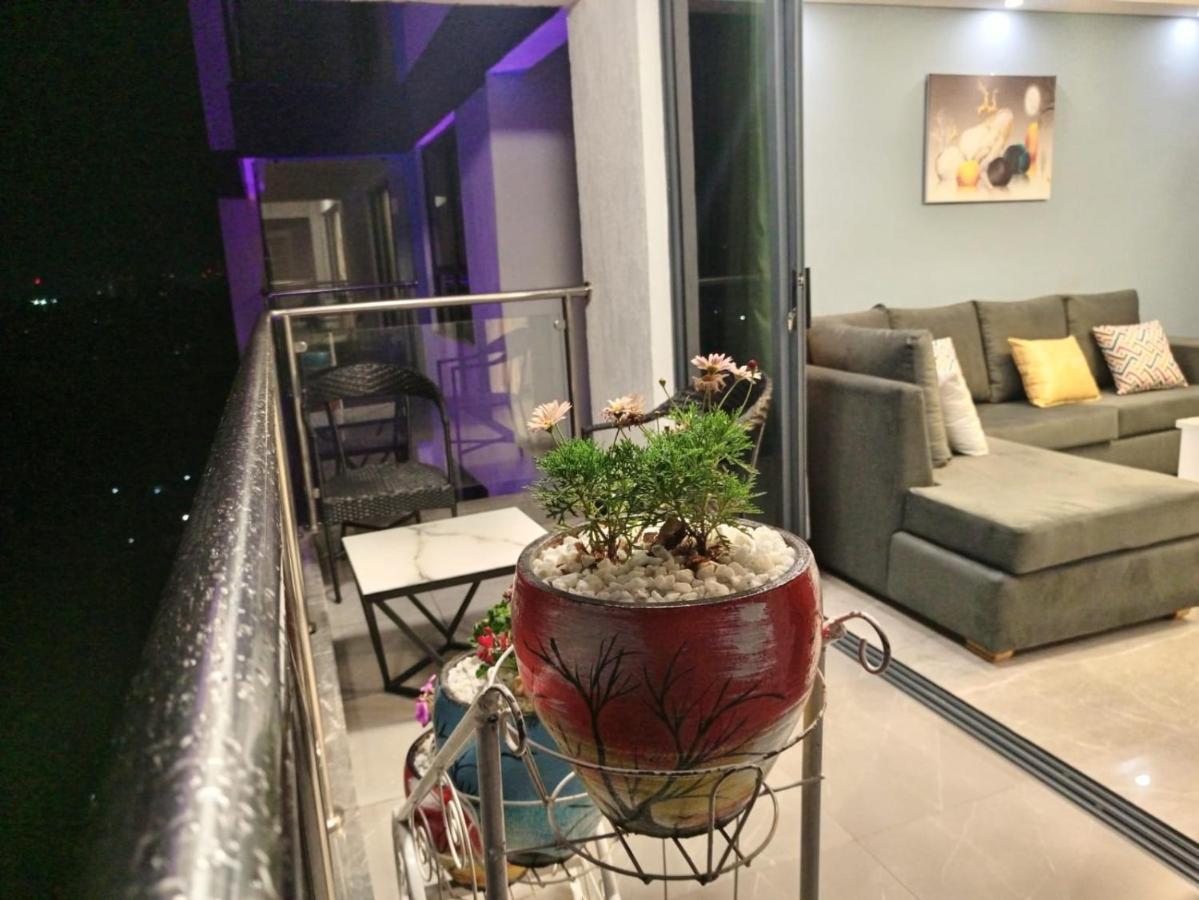 Stayrest Safari Tours New 3 Bedroom In Kilimani With Rooftop Pool *