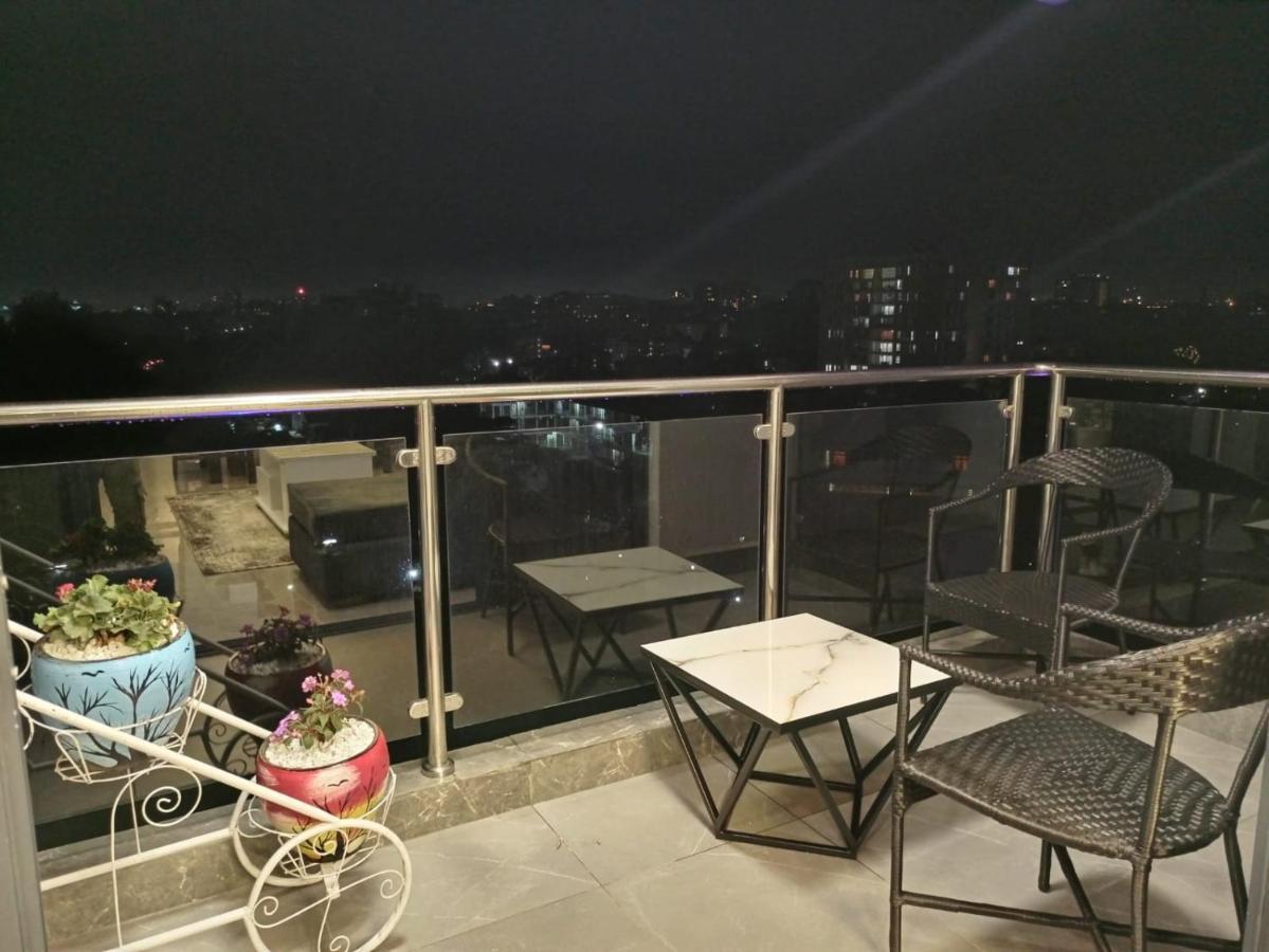 Apartment Stayrest Safari Tours New 3 Bedroom In Kilimani With Rooftop Pool